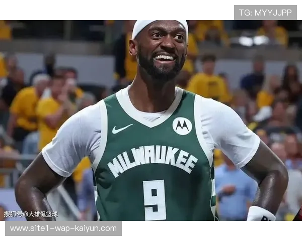 雄鹿波蒂斯替补内线 场均14分8篮板表现稳定